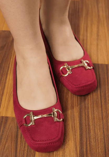 Adriana lima flat pump