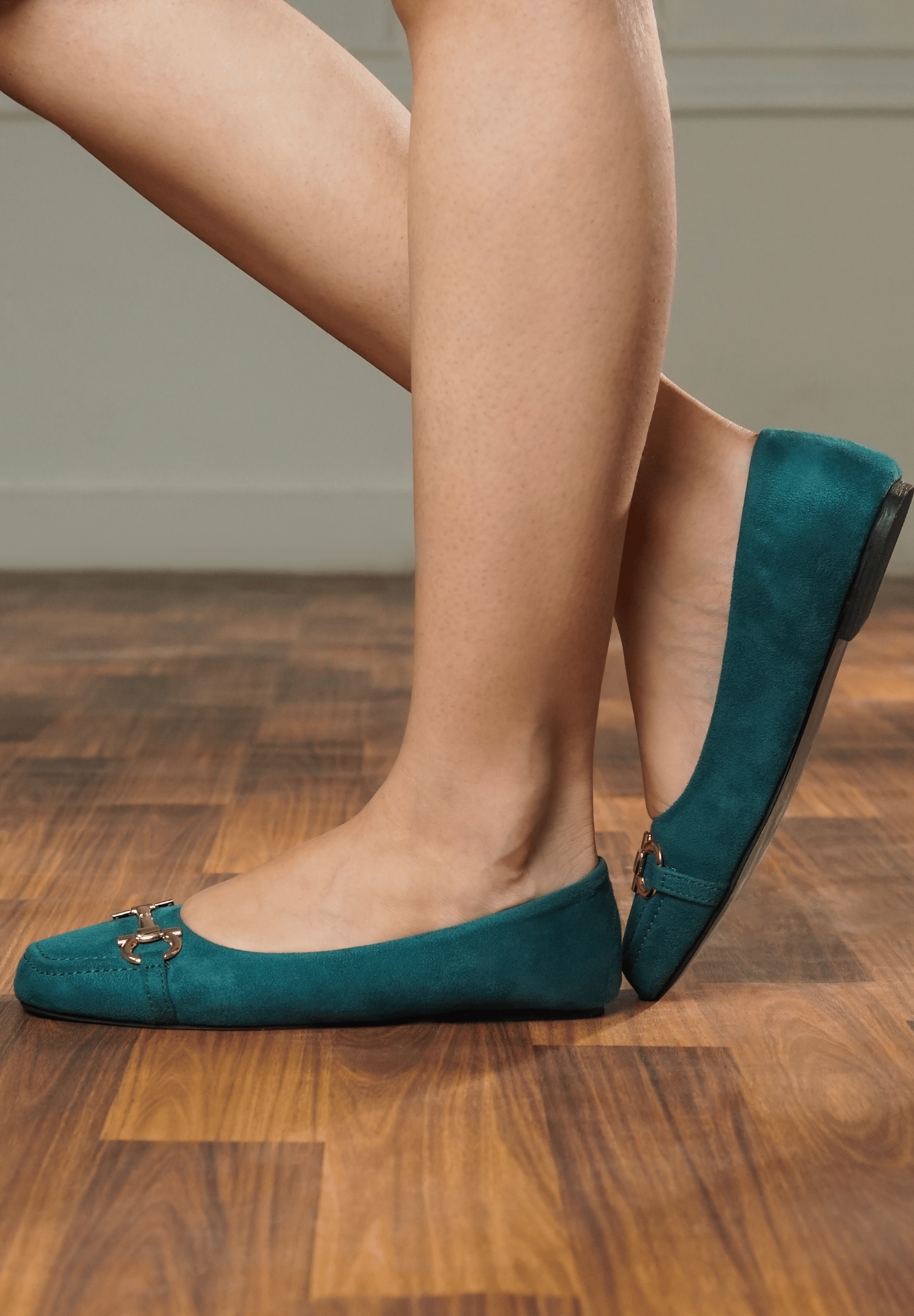 Adriana lima flat pump