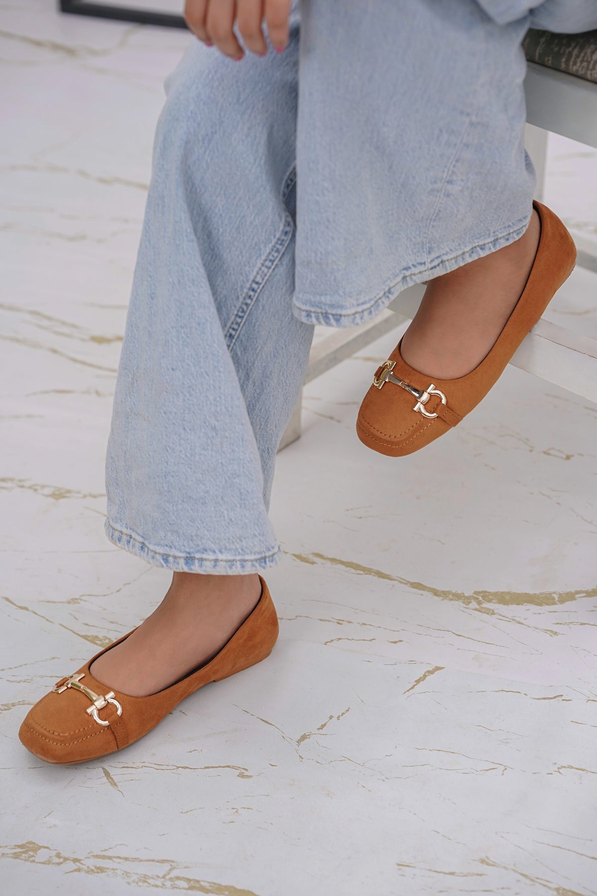 Adriana lima flat pump